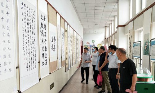 无极县教育界老干部莅临青少年校外活动中心指导工作