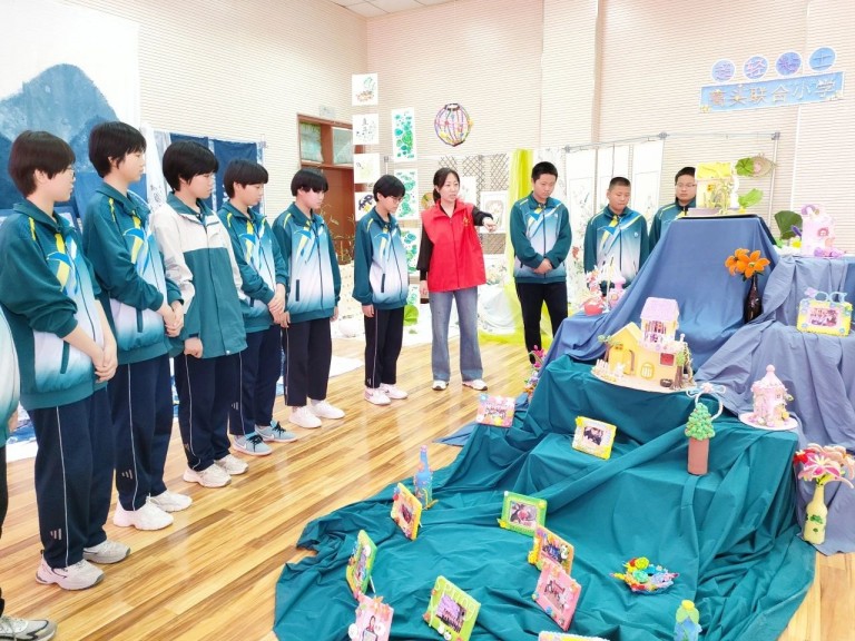 搭建快乐五一“联通桥” 畅通美育润心“高速路”